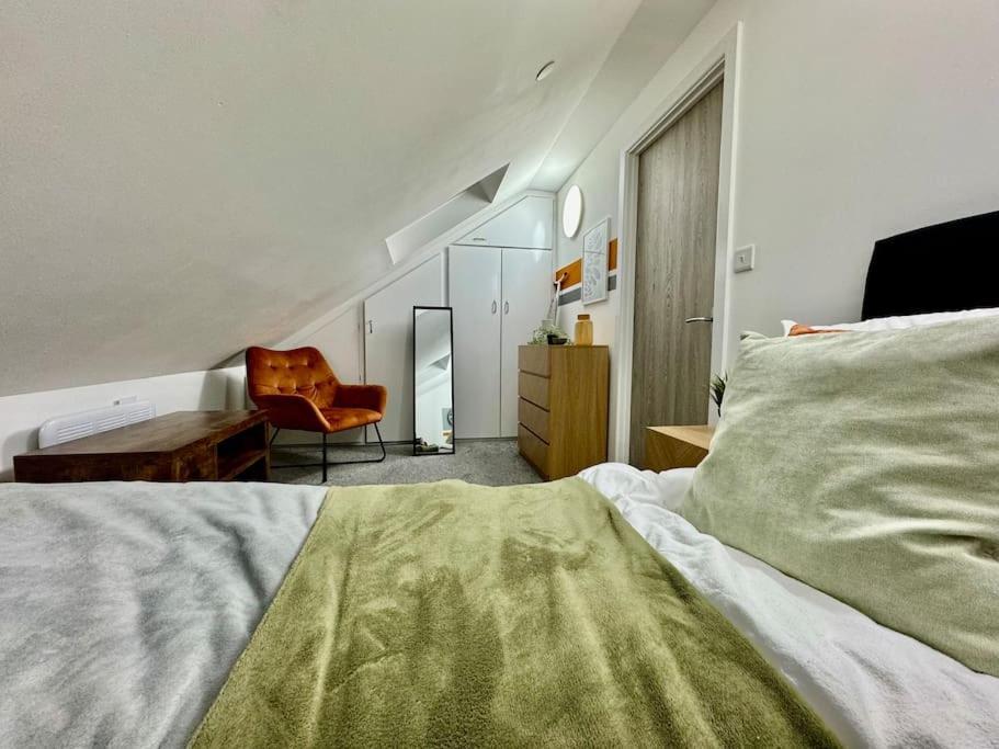 Stylish One Bedroom & A Sofa Bed Cardiff Esterno foto